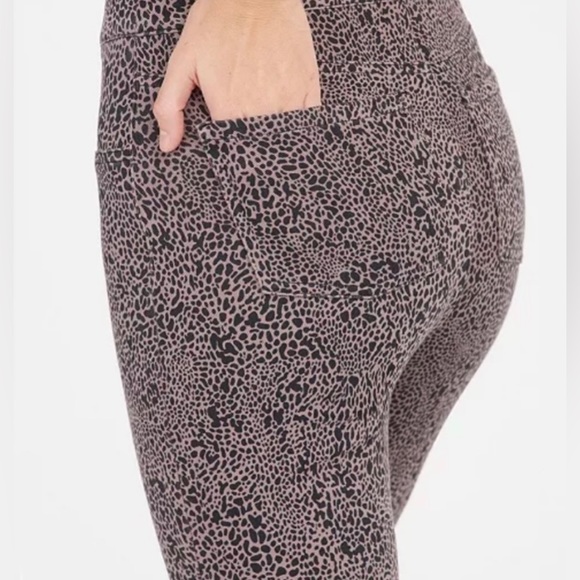 Spanx | EUC small jean-ish ankle leggings desert dot print - Picture 2 of 10